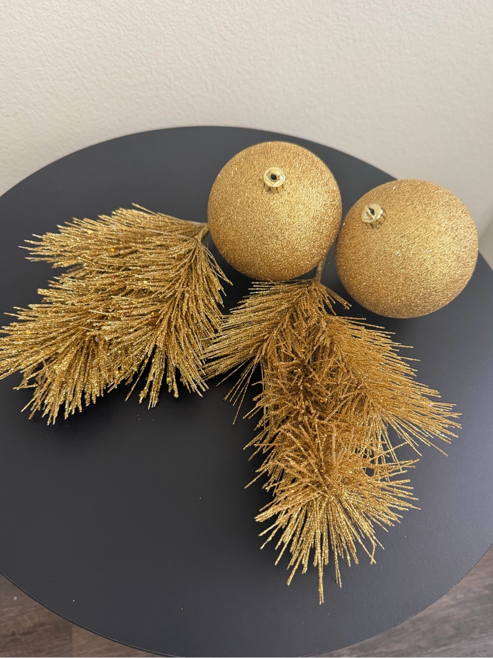 Gold tree decor